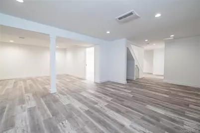 217 Hempstead Avenue, Malverne, NY 11565 - Photo 29