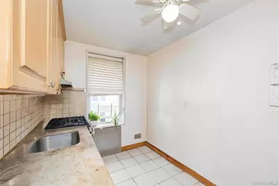 110 Brooklyn Avenue #3Z, Freeport, NY 11520 - Photo 5