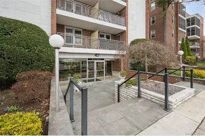 110 Brooklyn Avenue #3Z, Freeport, NY 11520 - Photo 9