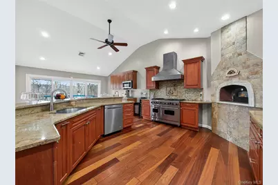 15 Victoria Drive, Airmont, NY 10901 - Photo 7