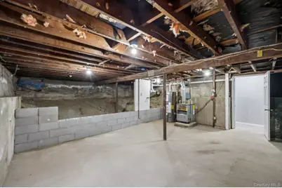 33 E Cherry Street, Central Islip, NY 11722 - Photo 31