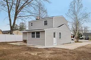 33 E Cherry St, Central Islip, NY 11722 - Photo 33