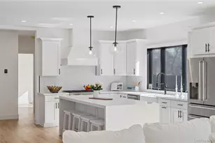 14 Bay Ave, East Quogue, NY 11942 - Photo 7