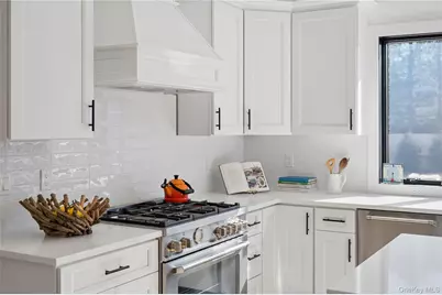 14 Bay Avenue, East Quogue, NY 11942 - Photo 3