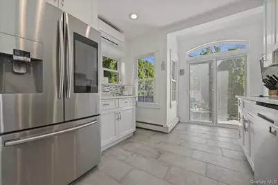 17 Meadow Street, Garden City, NY 11530 - Photo 9