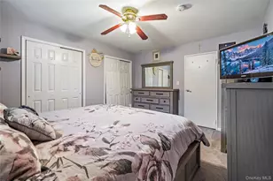 7 Maple Ct, Selden, NY 11784 - Photo 15