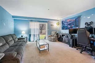 7 Maple Ct, Selden, NY 11784 - Photo 11