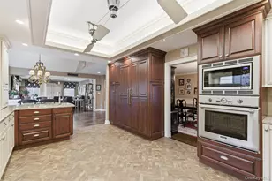 2 Knoll Ln, Glen Head, NY 11545 - Photo 9