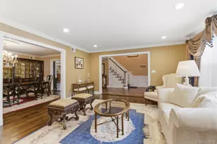 2 Knoll Ln, Glen Head, NY 11545 - Photo 13