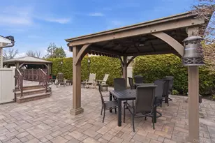 2 Knoll Ln, Glen Head, NY 11545 - Photo 45