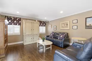 2 Knoll Ln, Glen Head, NY 11545 - Photo 19