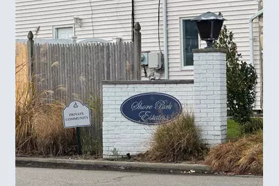 815 Anthony Drive, Lindenhurst, NY 11757 - Photo 3