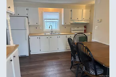 525/82 Riverleigh, Riverhead, NY 11901 - Photo 5