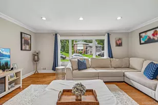30 Rutledge Rd, Scarsdale, NY 10583 - Photo 3