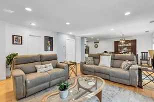 864 Skyline Dr, Coram, NY 11727 - Photo 9