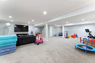 33 Wynmor Rd, Scarsdale, NY 10583 - Photo 27