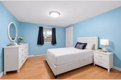 2632 Montauk Avenue, Merrick, NY 11566 - Photo 25