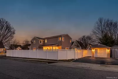 2632 Montauk Avenue, Merrick, NY 11566 - Photo 25