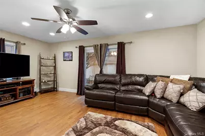 2632 Montauk Avenue, Merrick, NY 11566 - Photo 19