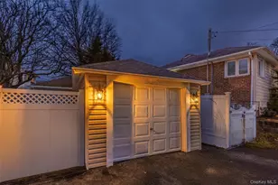 2632 Montauk Ave, Merrick, NY 11566 - Photo 27