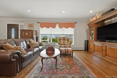 1419 Eric Lane, East Meadow, NY 11554 - Photo 15