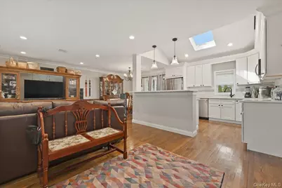 1419 Eric Lane, East Meadow, NY 11554 - Photo 13