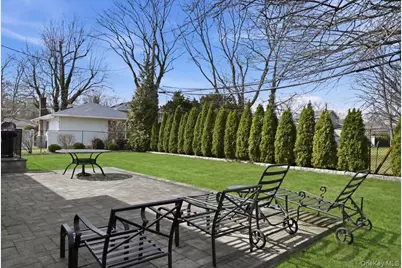 1419 Eric Lane, East Meadow, NY 11554 - Photo 31