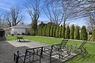 1419 Eric Ln, East Meadow, NY 11554 - Photo 31