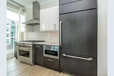 100 Garvies Point Road #1116, Glen Cove, NY 11542 - Photo 7