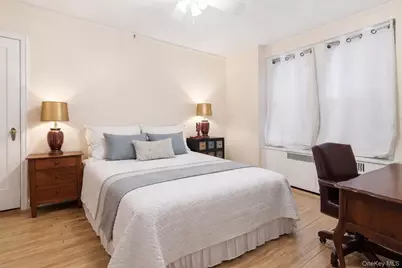 601 Pelham Parkway N #106, Bronx, NY 10467 - Photo 5