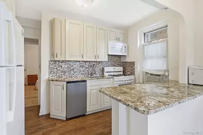 601 Pelham Parkway N #106, Bronx, NY 10467 - Photo 15