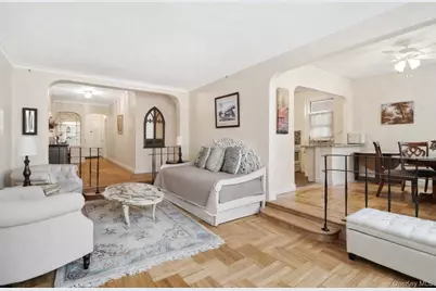 601 Pelham Parkway N #106, Bronx, NY 10467 - Photo 1