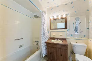 24 Welwyn Rd, Great Neck, NY 11021 - Photo 19