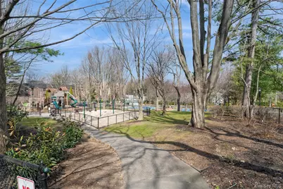 24 Welwyn Road, Great Neck, NY 11021 - Photo 25