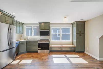 21 Adams Street N, Farmingdale, NY 11735 - Photo 5