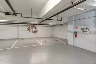 1 Bengeyfield Dr, East Williston, NY 11596 - Photo 19