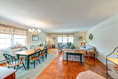 1 Bengeyfield Drive #2B, East Williston, NY 11596 - Photo 5