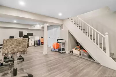 5 Birch Street W, White Plains, NY 10607 - Photo 25