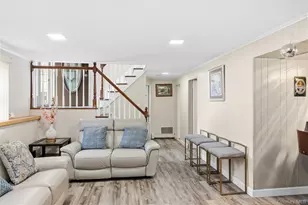 86 New Hwy, Commack, NY 11725 - Photo 19