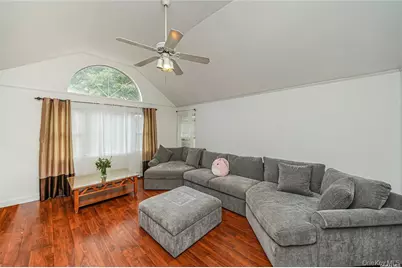 33 Peachtree Lane, Mount Sinai, NY 11766 - Photo 23