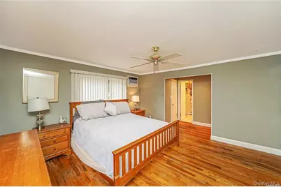 33 Peachtree Lane, Mount Sinai, NY 11766 - Photo 11