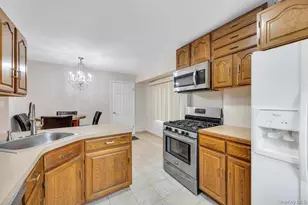 30 Andover Ln, Hicksville, NY 11801 - Photo 17