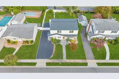 30 Andover Lane, Hicksville, NY 11801 - Photo 3