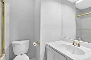 806 Eagle Bay Dr, Ossining, NY 10562 - Photo 15