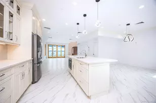 10-42 Utopia Pkwy, Whitestone, NY 11357 - Photo 17