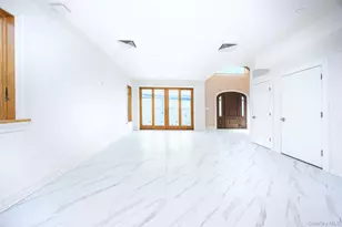 10-42 Utopia Pkwy, Whitestone, NY 11357 - Photo 7