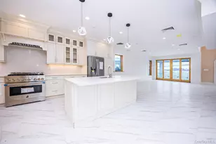 10-42 Utopia Pkwy, Whitestone, NY 11357 - Photo 19