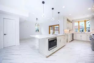 10-42 Utopia Pkwy, Whitestone, NY 11357 - Photo 13