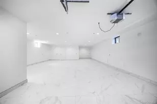 10-42 Utopia Pkwy, Whitestone, NY 11357 - Photo 27