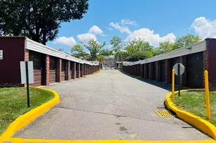 196-17 73rd Ave, Fresh Meadows, NY 11365 - Photo 13